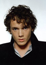   (Anton Yelchin)