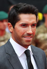   (Scott Adkins)