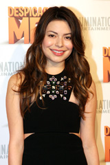   (Miranda Cosgrove)