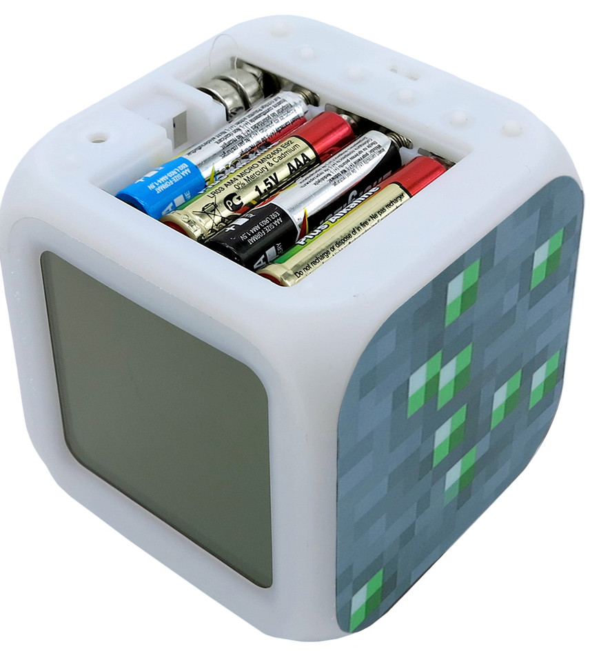 Часы-будильник Minecraft: Блок изумрудной руды (пиксельные с подсветкой)