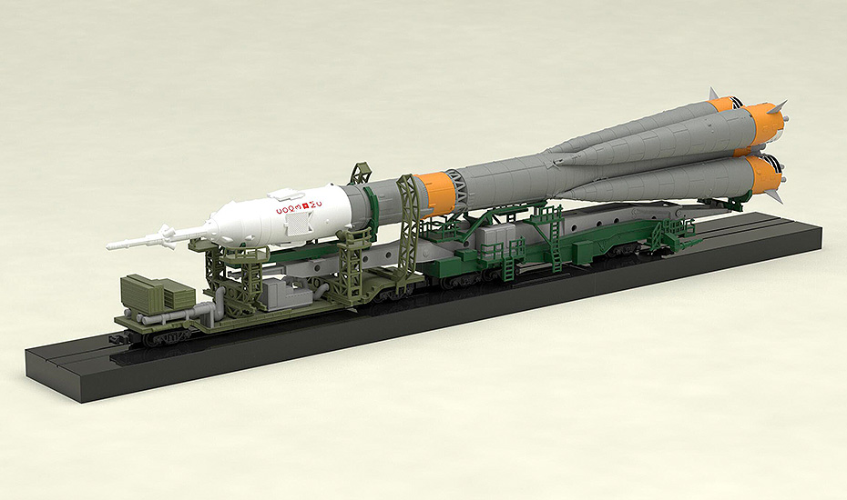 -  Plastic Model Soyuz Rocket & Transport Train 2nd Re-Run ( 1:150) (32 )