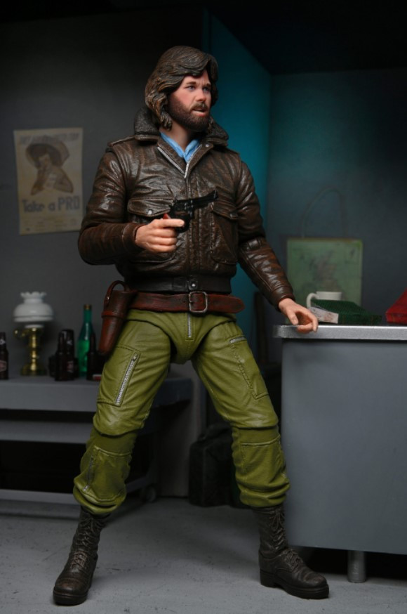  Ultimate: The Thing   MacReady V2 Station Survival Scale Action Figure (18 )
