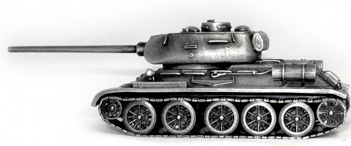 World of Tanks.   34-85 (1:72)