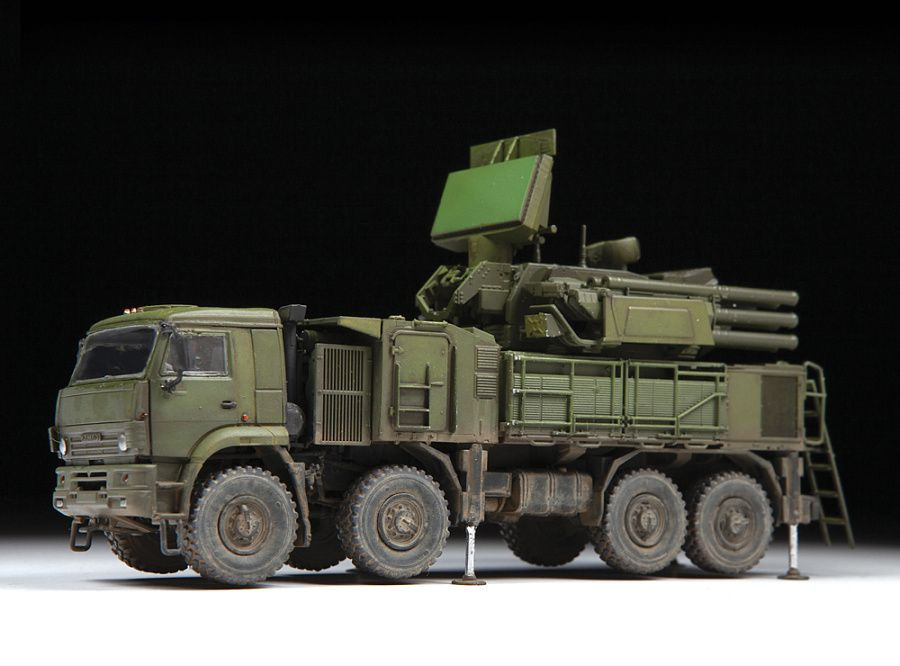 Сборная модель Российский зенитный ракетно-пушечный комплекс Панцирь-С1 (масштаб 1:72)