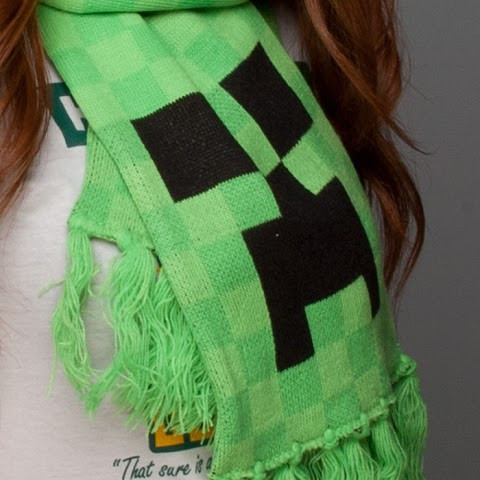   Minecraft. Creeper Scarf