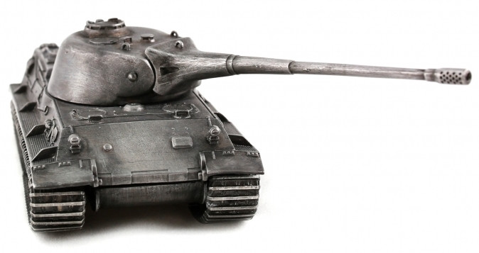 World of Tanks.   Lowe (1:72)