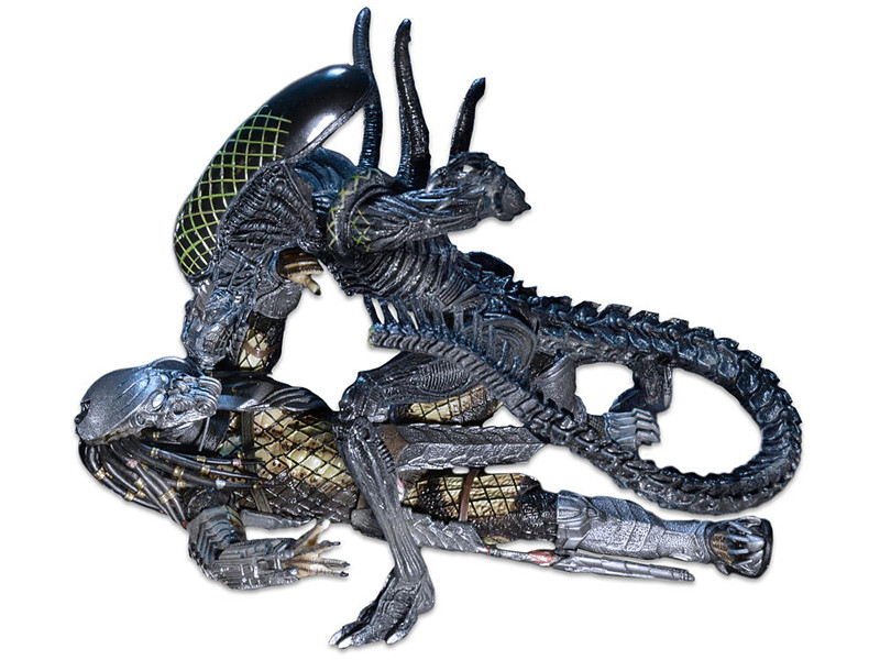  Aliens Vs Predator: Battle Damaged Celtic Predator Vs Battle Damaged Grid Alien 2 Pack (23 )