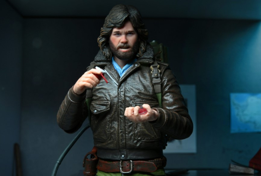  Ultimate: The Thing   MacReady V2 Station Survival Scale Action Figure (18 )