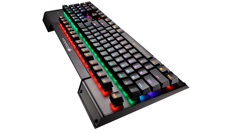 ���������� Cougar Ultimus ��������� ������� � ���������� ��� PC