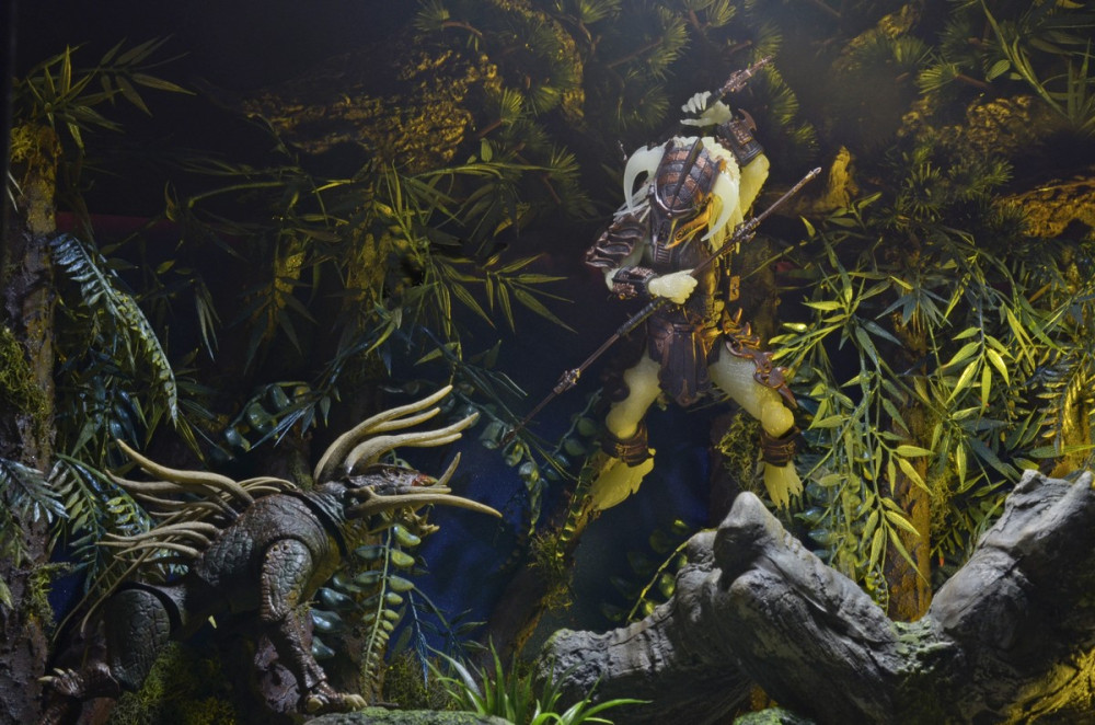 ������� Predator: Series 16 � Stalker Glow in the Dark (20 ��)