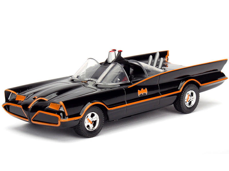 ����� Batmobile 1966 Classic Batmobile Free Rolling (1:32)