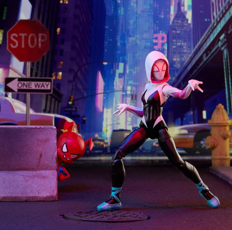  Marvel Legends Series: Spider-Man  Gwen Stacy (15 )