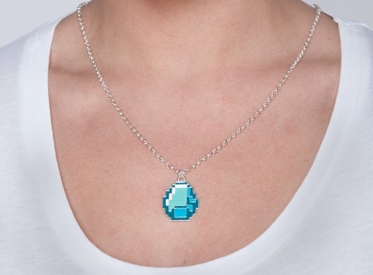 Кулон на цепочке Minecraft. Diamond