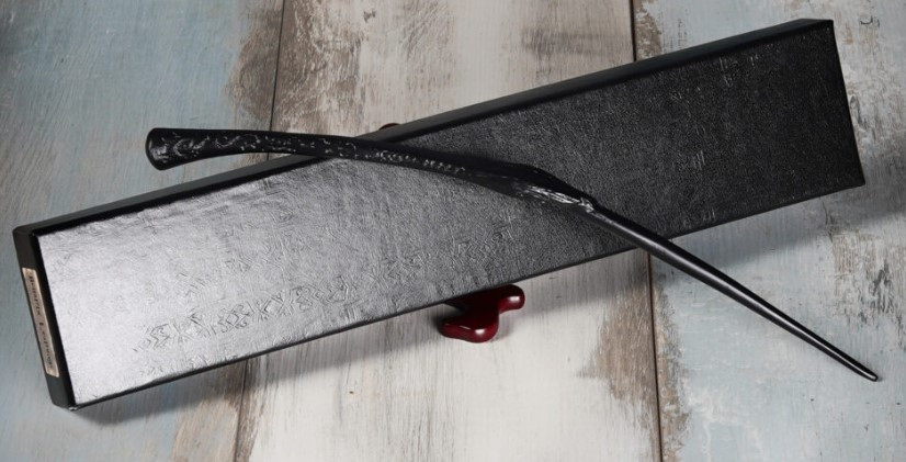   Harry Potter: Ollivander`s Wand Albus  Bellatrix Lestrange