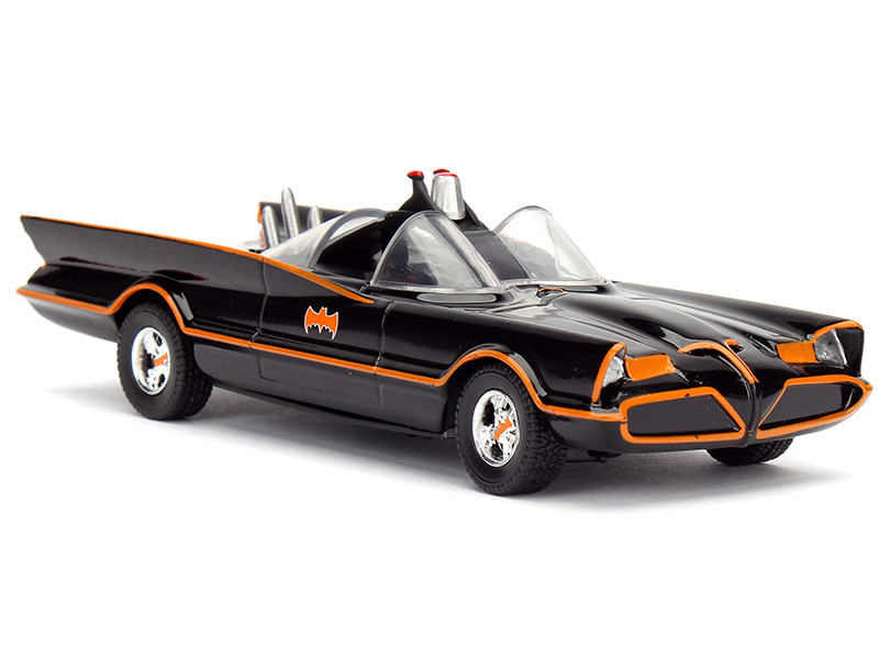 ����� Batmobile 1966 Classic Batmobile Free Rolling (1:32)