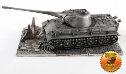 World of Tanks.   Lowe (1:72)