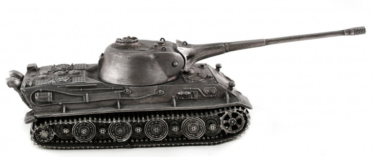 World of Tanks.   Lowe (1:72)