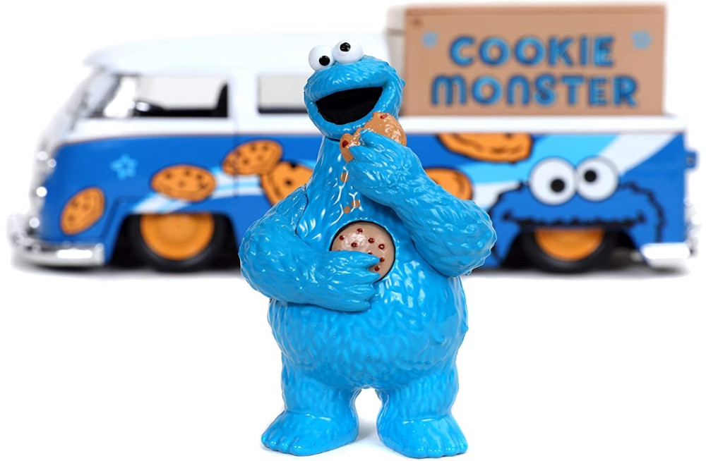 Набор фигурок Hollywood Rides Sesame Street: 1962 Volkswagen Bus With Cookie Monster 1:24 (2 шт)