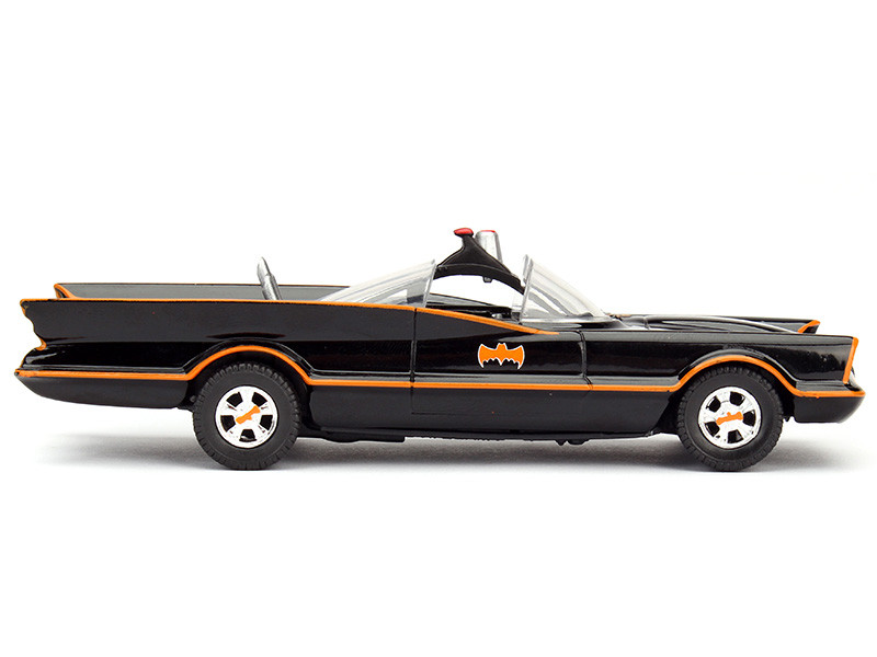 ����� Batmobile 1966 Classic Batmobile Free Rolling (1:32)