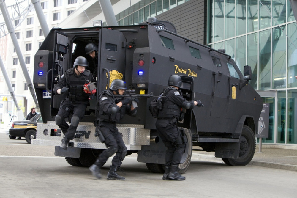 РђРІС‚РѕРјРѕР±РёР»Рё FBI SWAT