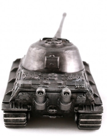 World of Tanks.   Lowe (1:72)