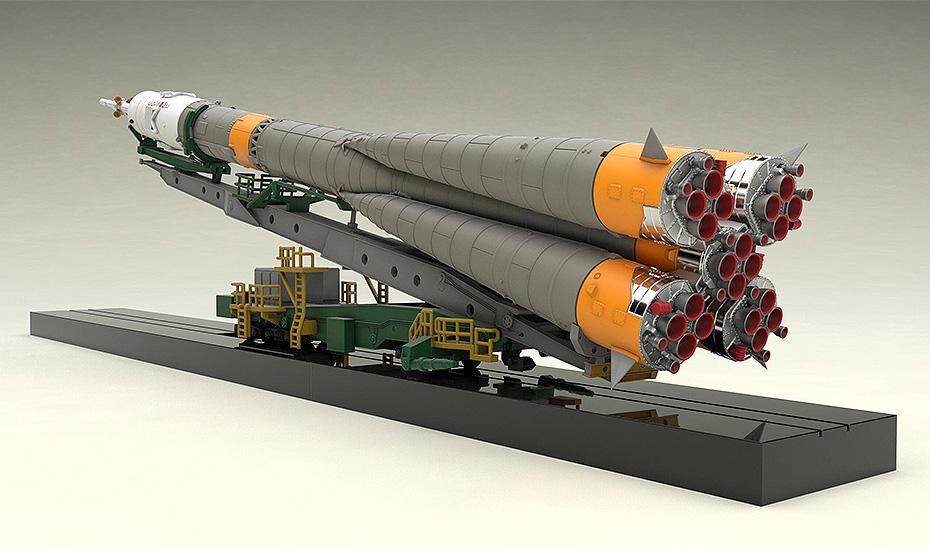 -  Plastic Model Soyuz Rocket & Transport Train 2nd Re-Run ( 1:150) (32 )