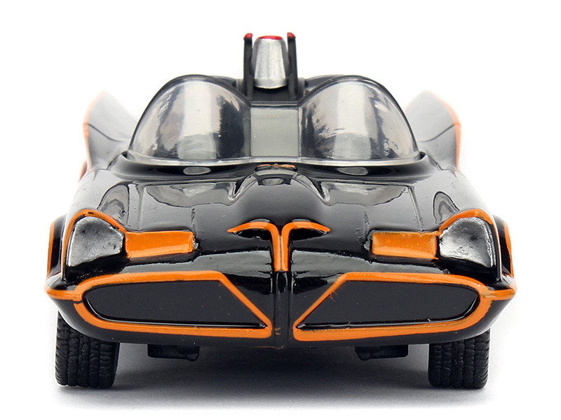 ����� Batmobile 1966 Classic Batmobile Free Rolling (1:32)