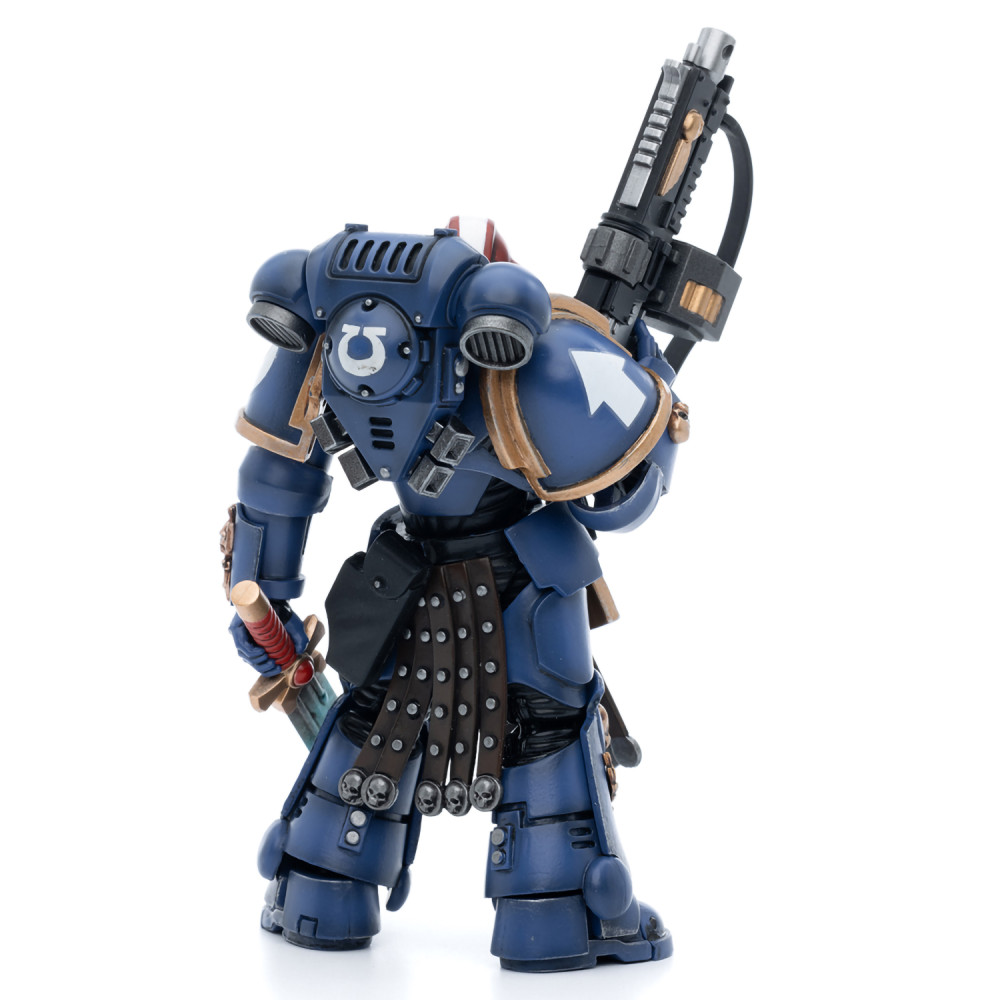������� Warhammer 40 000: Ultramarines Intercessor Veteran � Sergeant Brother Aeontas 1:18 (12 ��)