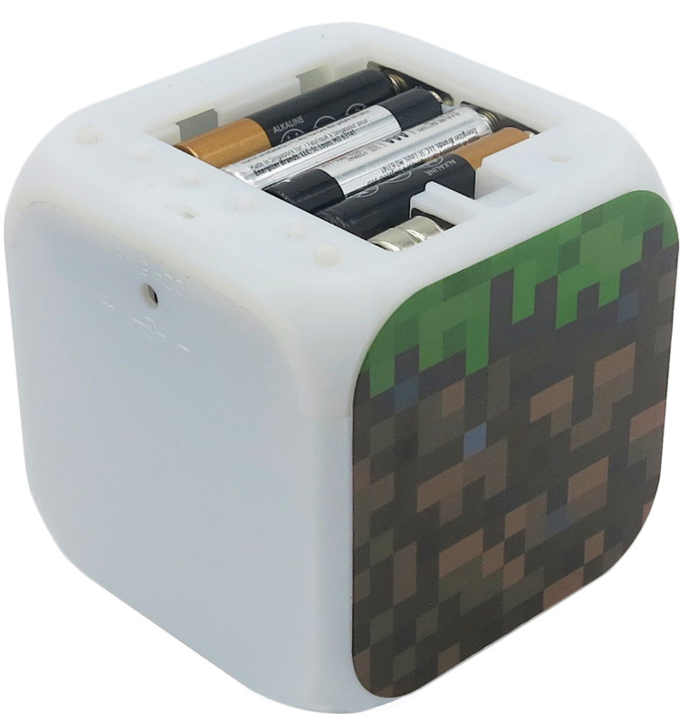 Часы-будильник Minecraft: Блок земли (пиксельные с подсветкой)