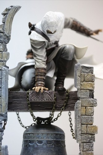 Фигурка Assassin's Creed. Altair: The Legendary Assassin (28 см)