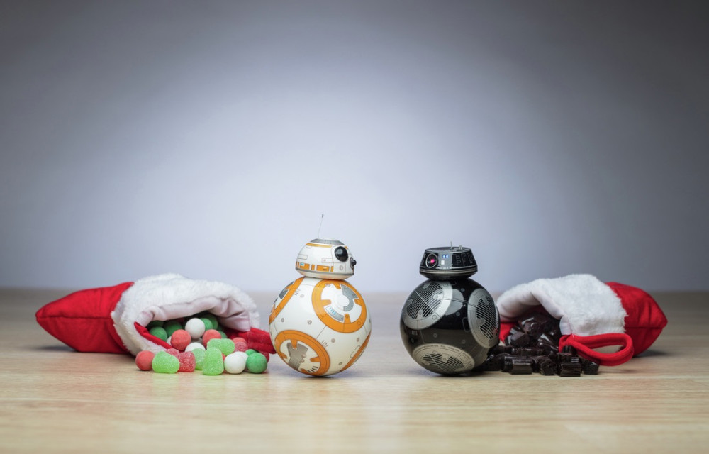   Star Wars: BB-8 With Trainer