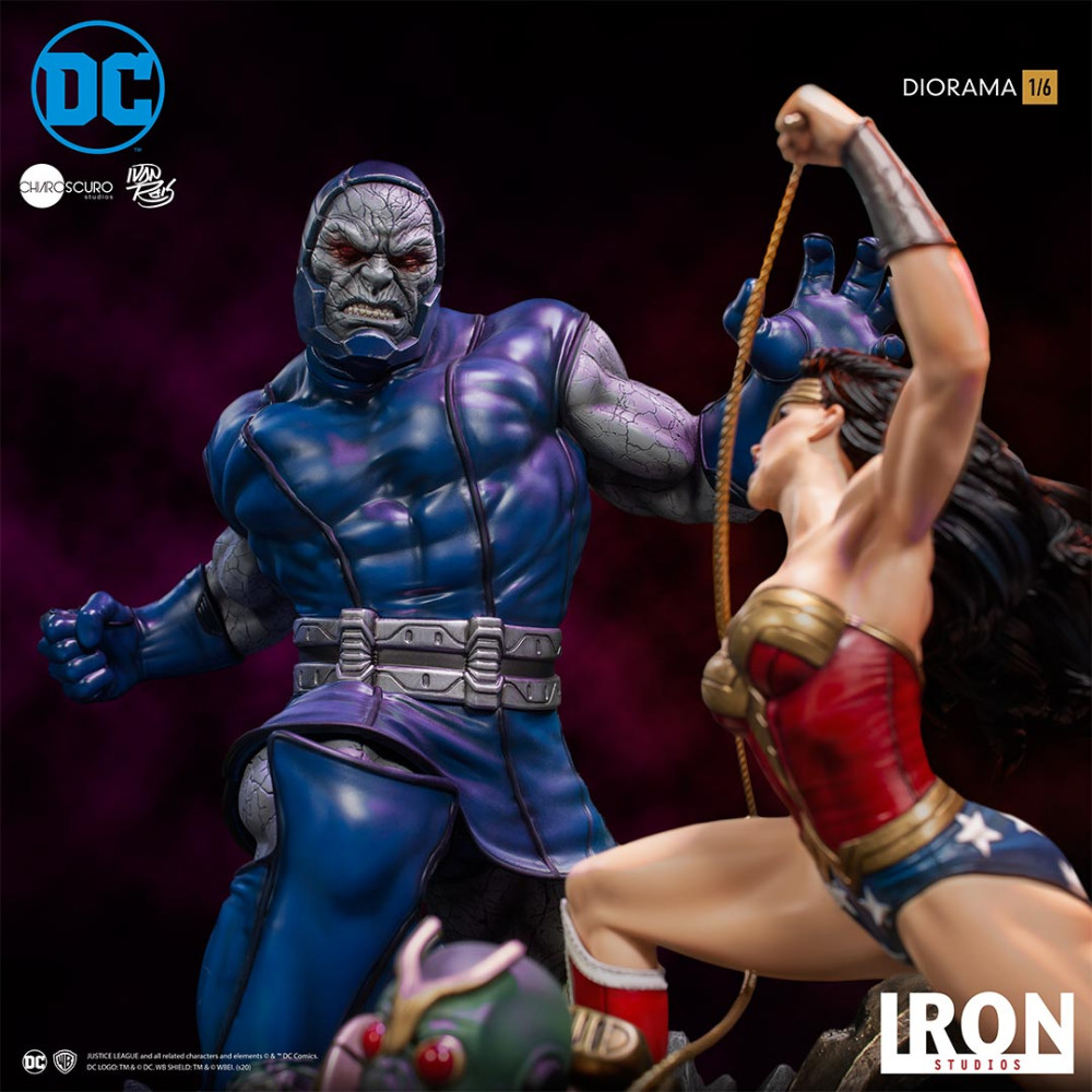  DC: Wonder Woman Vs Darkseid Diorama (47 )