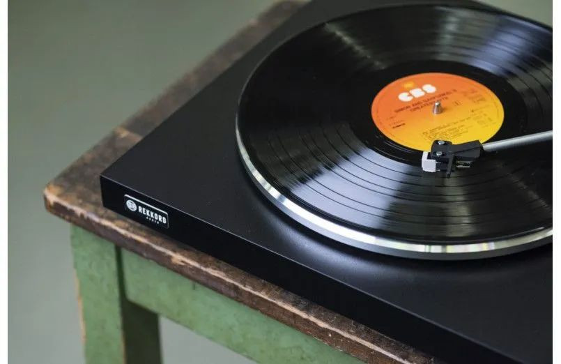   Rekkord Audio F100 Black (AT91)