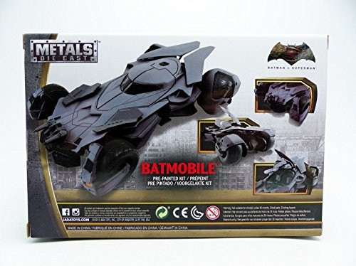    DC Comics:     :     Batman v Superman: Dawn of Justice Batmobile Model Kit Grey (1:24)