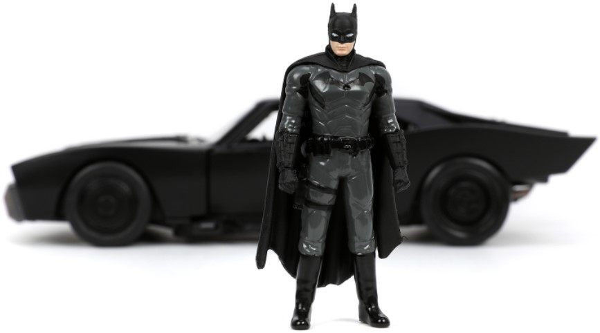  Batman 2021:  Batman 2.75" +  Batmobile 1:24 (2 )