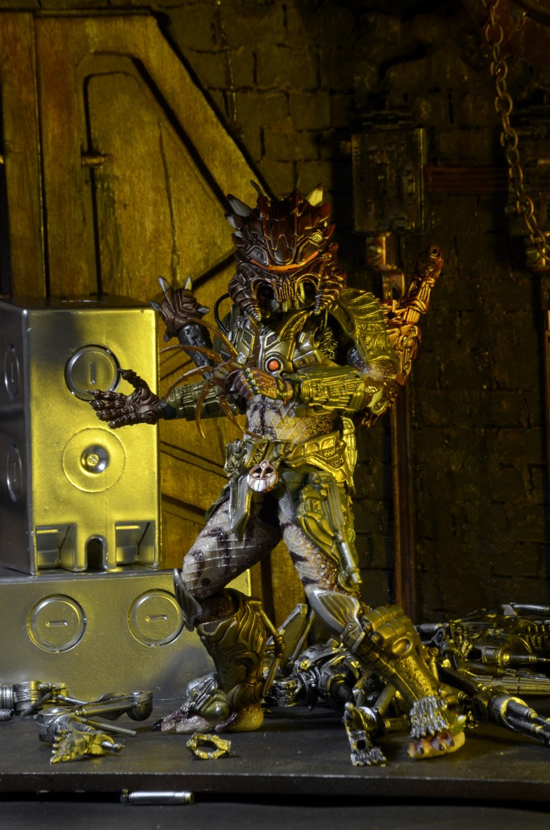  Predator: Series 16  Spiked Tail Predator (20 )