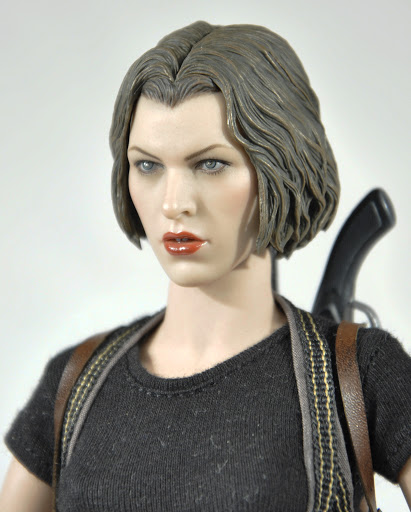 Фигурка Resident Evil Afterlife 1/6 Alice (28 см)