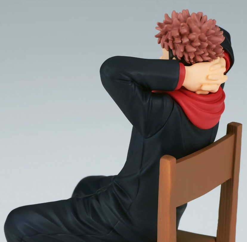 ������� Jujutsu Kaisen: Yuji Itadori Sentado (11 ��)