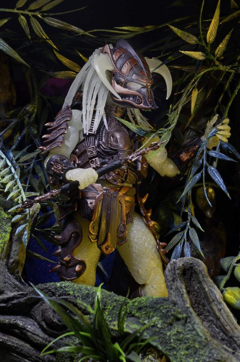  Predator: Series 16  Stalker Glow in the Dark (20 )