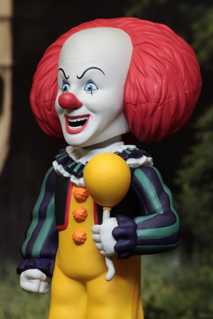  NECA: It  Body Knocker Pennywise (1990 Miniseries) (15 )