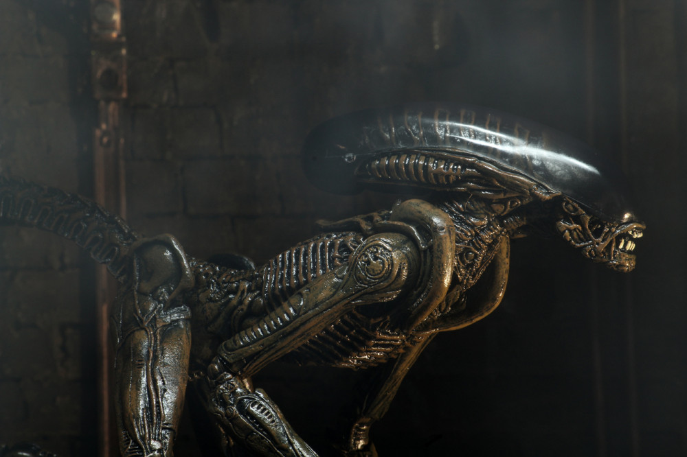 ������� NECA: Aliens Series 3 � Ultimate Dog Alien (18 ��)