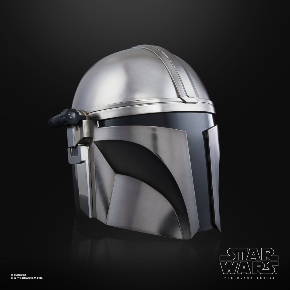   Star Wars:  The Mandalorian Premium Electronic Helmet Black Series