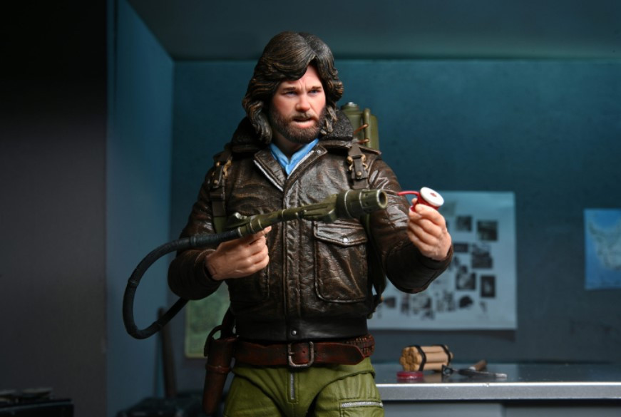  Ultimate: The Thing   MacReady V2 Station Survival Scale Action Figure (18 )