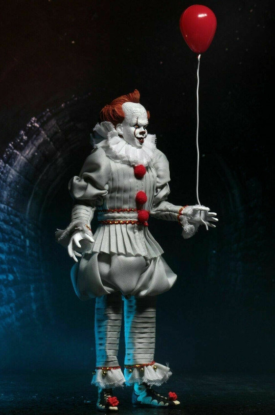  NECA: IT  Pennywise 2017 Clothed Action Figure (20 )
