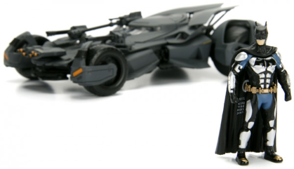 Набор DC Justice League: модель машины 2017 Batmobile (масштаб 1:24) + фигурка Batman Figure 2,75"