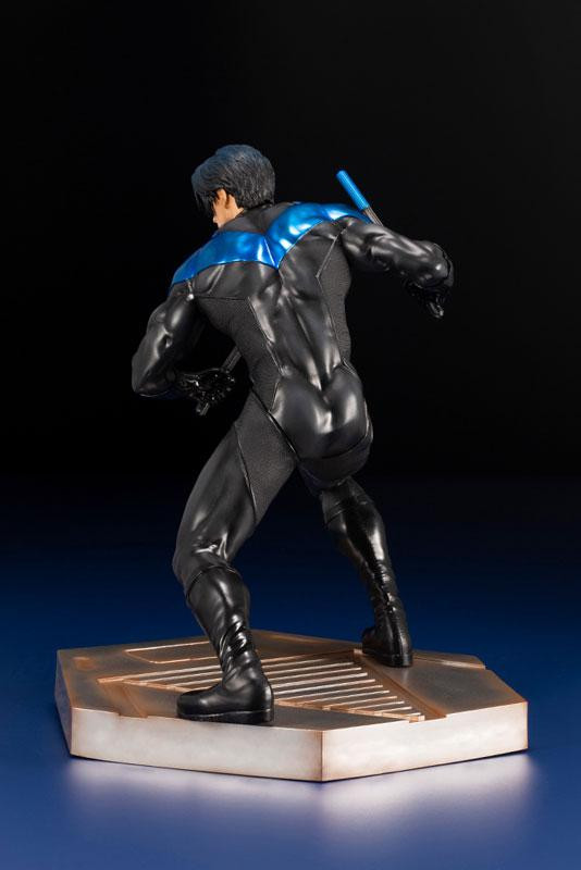 ������� DC Comics: Nightwing (25 ��)