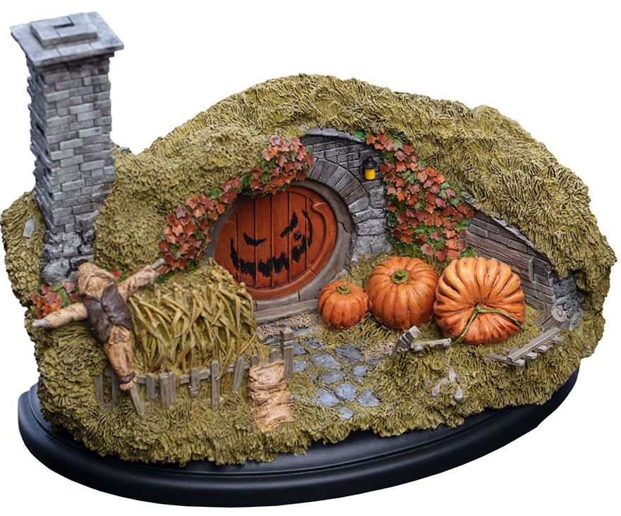 Статуэтка The Hobbit An Unexpected Journey: Hobbit Hole – 16 Hill Lane Halloween Edition