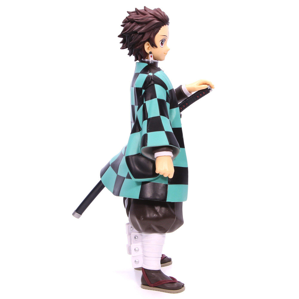 ������� Demon Slayer: Kimetsu no Yaiba �  Tanjiro Kamado (24 ��)