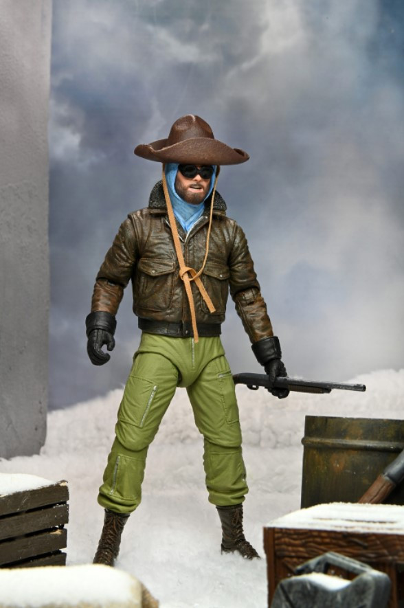  Ultimate: The Thing  MacReady Outpost 31 Scale Action Figure (18 )