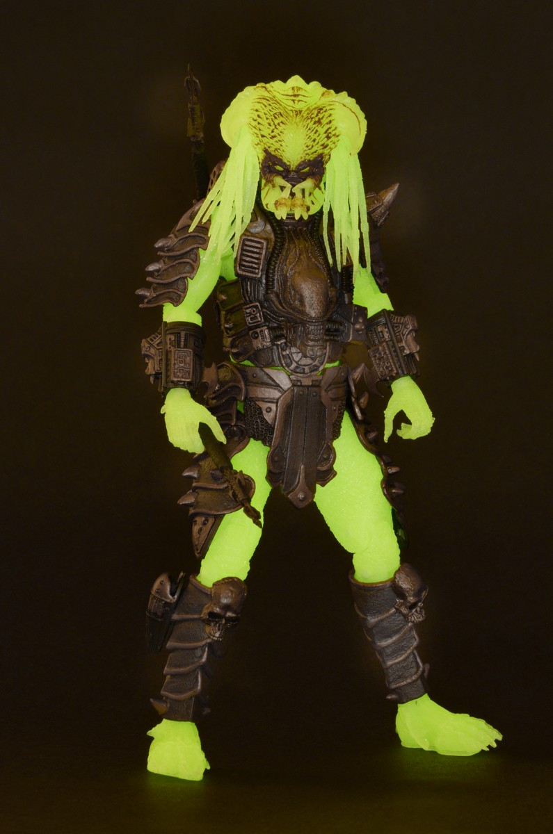 ������� Predator: Series 16 � Stalker Glow in the Dark (20 ��)